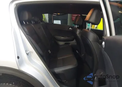 2020 Kia Sportage S z USA, uszkodzony, nr VIN KNDP6CAC2L7657501